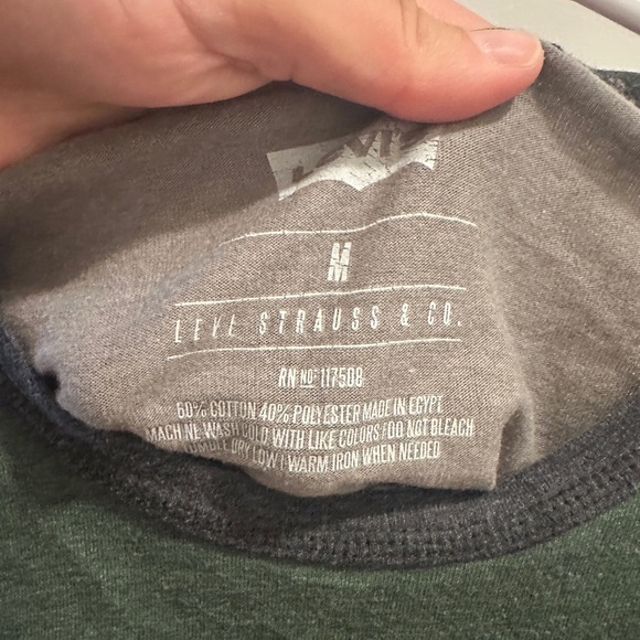 Levi’s Men’s Colour-block Long Sleeve T-shirt Size Medium - Picture 6 of 8